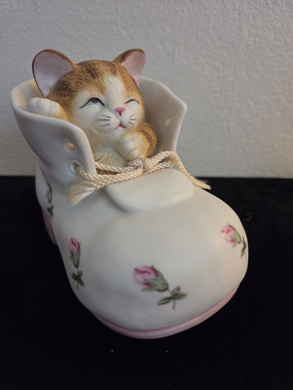 Vintage Kitty Cat Porcelain Music Box 1970s Japan Mann